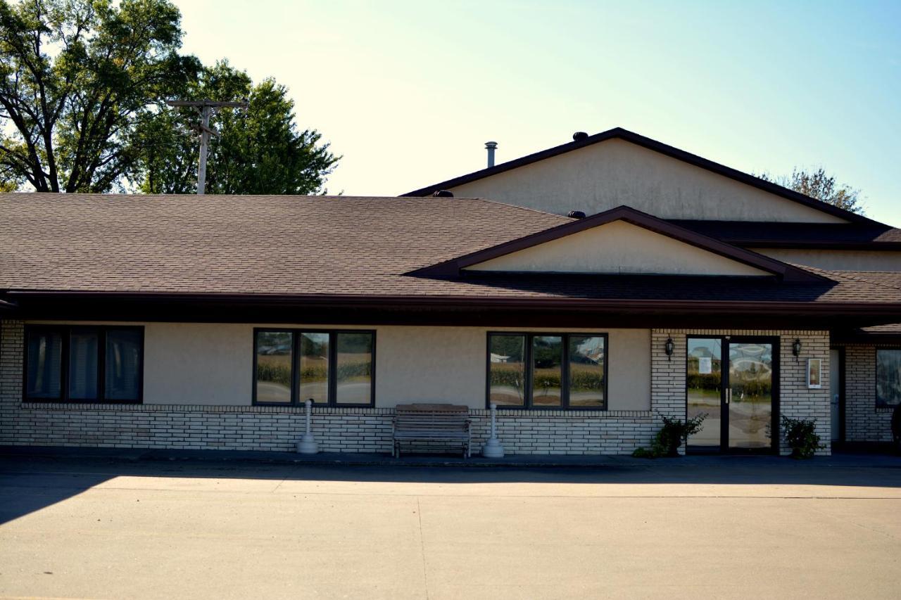 Dutch Country Inn Kalona Exterior foto