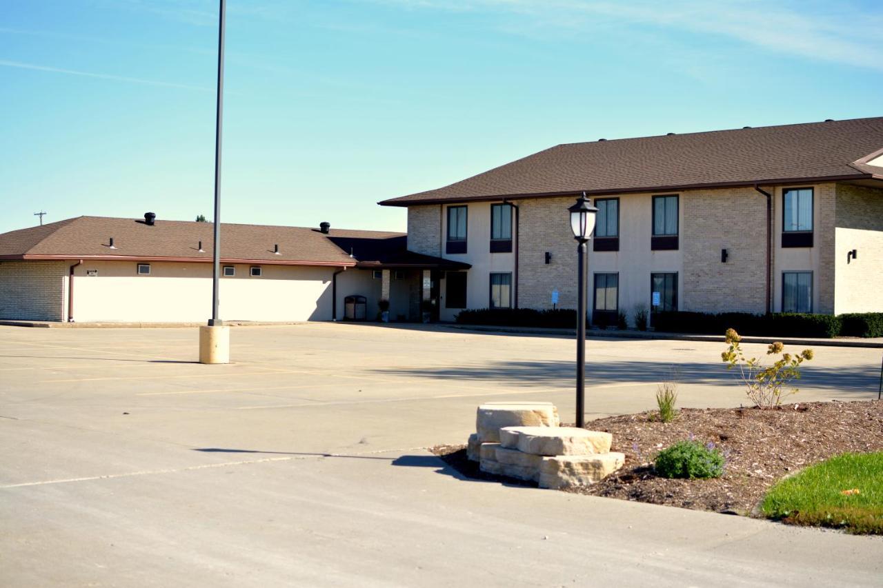 Dutch Country Inn Kalona Exterior foto